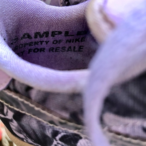 Nike Sample Classic CS Tennis Shoes Floral Roses Lilac Color - Picture 6 of 7